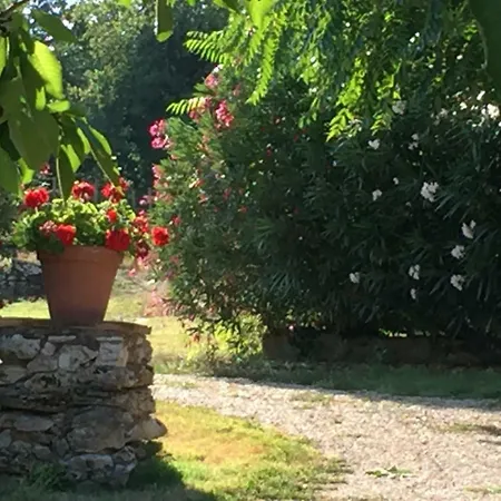 Silence And Relaxation For Families And Couples In The Countryside Of Umbria *